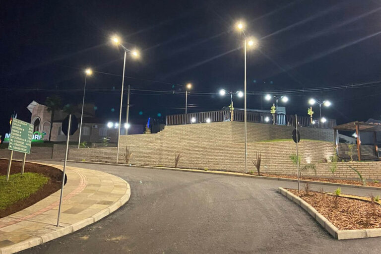 Obra de execução da rótula e revitalização da Via Cadorna e da Rua Ângelo Colet, na cidade de Montauri - RS.