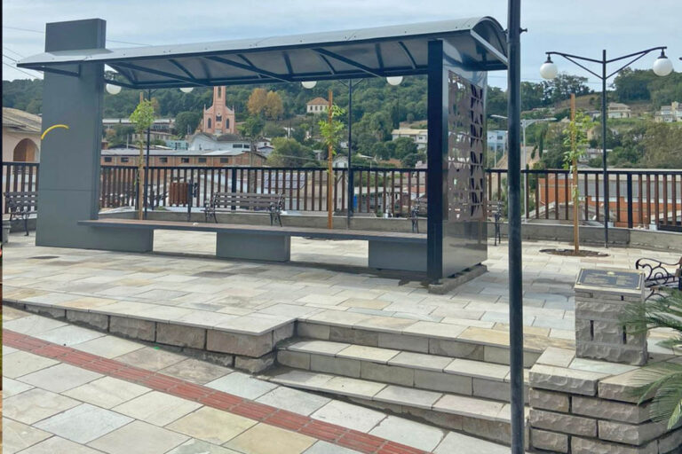 Obra de execução da rótula e revitalização da Via Cadorna e da Rua Ângelo Colet, na cidade de Montauri - RS.