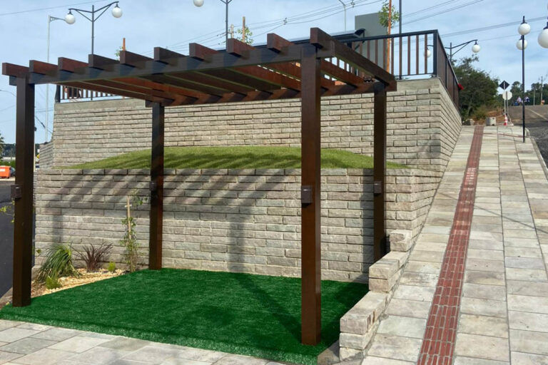 Obra de execução da rótula e revitalização da Via Cadorna e da Rua Ângelo Colet, na cidade de Montauri - RS.