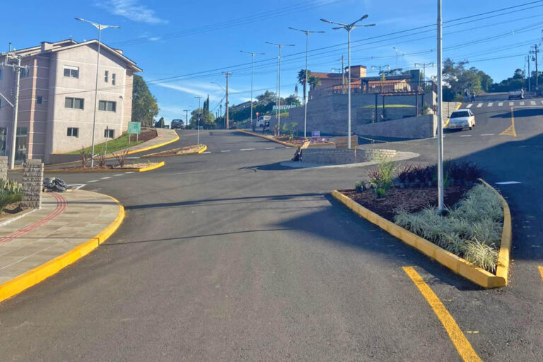 Obra de execução da rótula e revitalização da Via Cadorna e da Rua Ângelo Colet, na cidade de Montauri - RS.