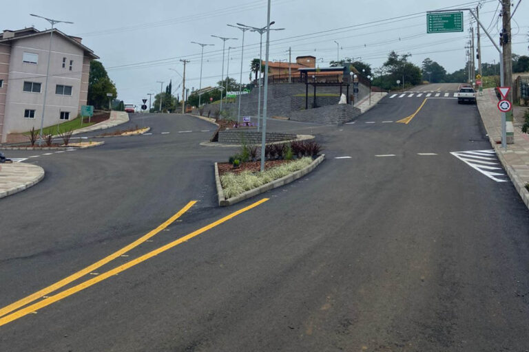Obra de execução da rótula e revitalização da Via Cadorna e da Rua Ângelo Colet, na cidade de Montauri - RS.