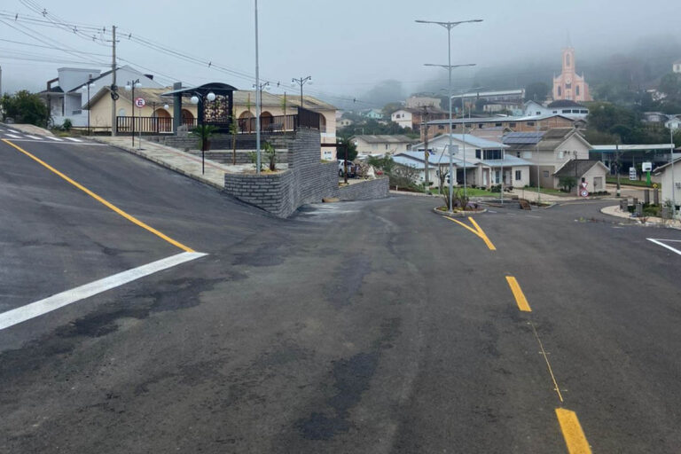 Obra de execução da rótula e revitalização da Via Cadorna e da Rua Ângelo Colet, na cidade de Montauri - RS.