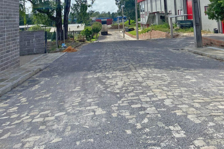 Pavimentação em Paralelepípedo de Basalto em Garibaldi – RS