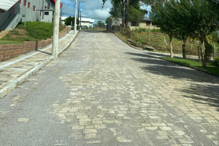Pavimentação em Paralelepípedo de Basalto em Garibaldi – RS