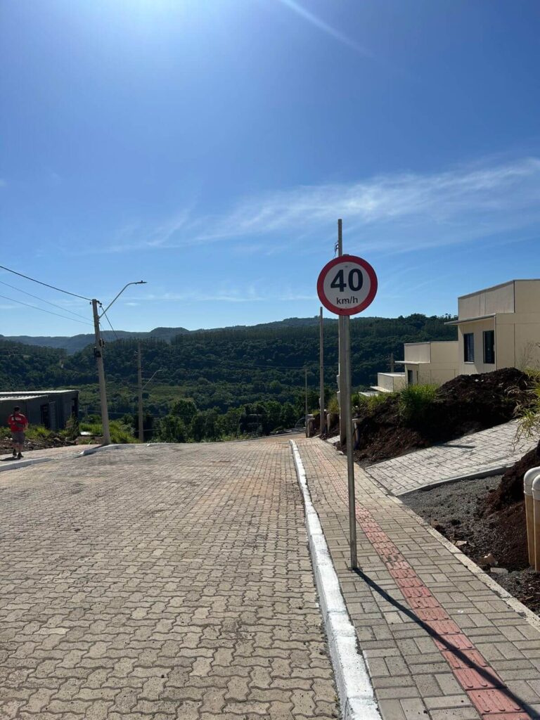 Obra de pavimentação na cidade de Muçum RS