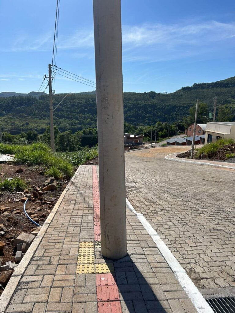 Obra de pavimentação na cidade de Muçum RS