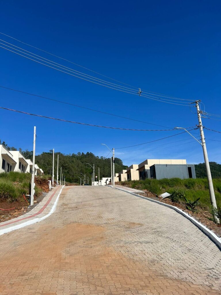 Obra de pavimentação na cidade de Muçum RS