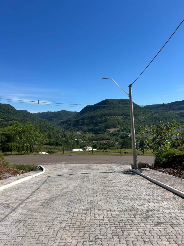 Obra de pavimentação na cidade de Muçum RS