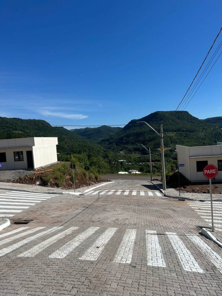 Obra de pavimentação na cidade de Muçum RS