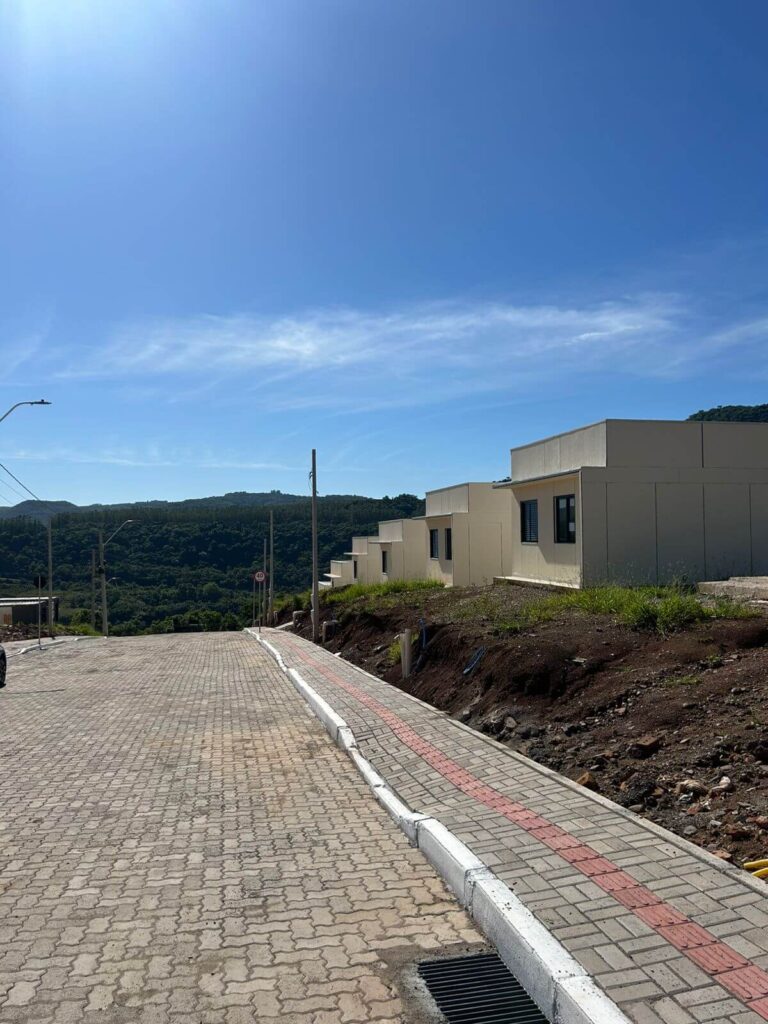 Obra de pavimentação na cidade de Muçum RS