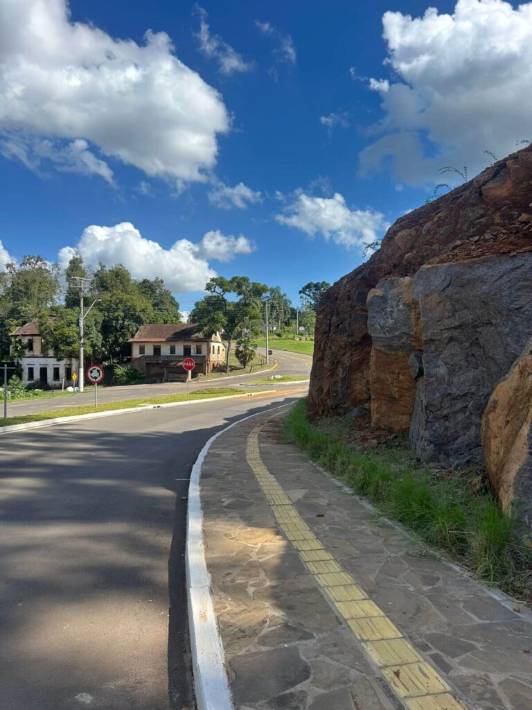 Implantação de rótula com infraestrutura completa em Alto Feliz – RS