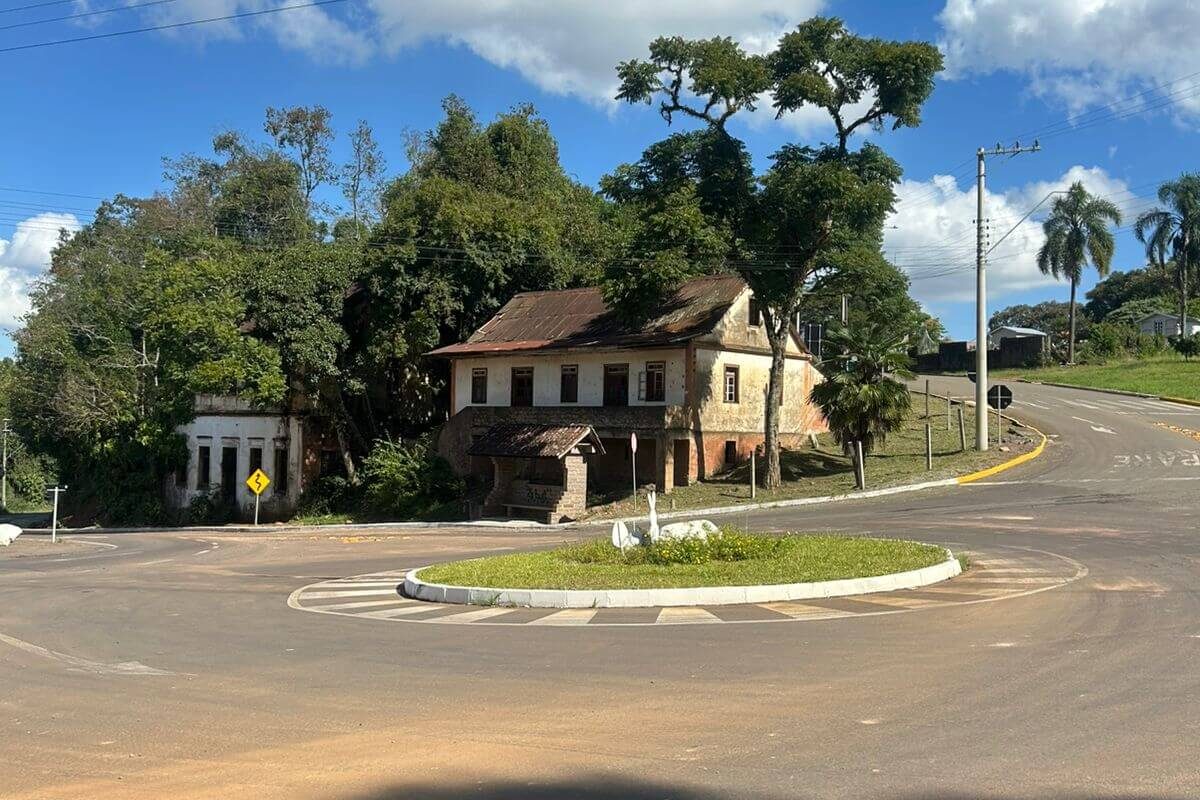 Implantação de rótula com infraestrutura completa em Alto Feliz – RS