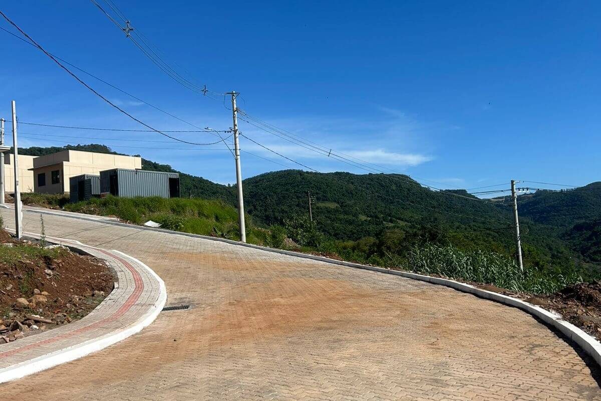 Obra de pavimentação na cidade de Muçum RS